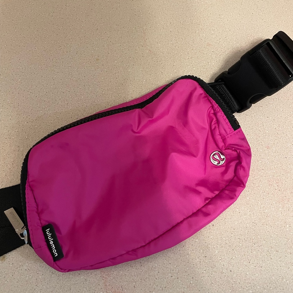 Lululemon belt bag